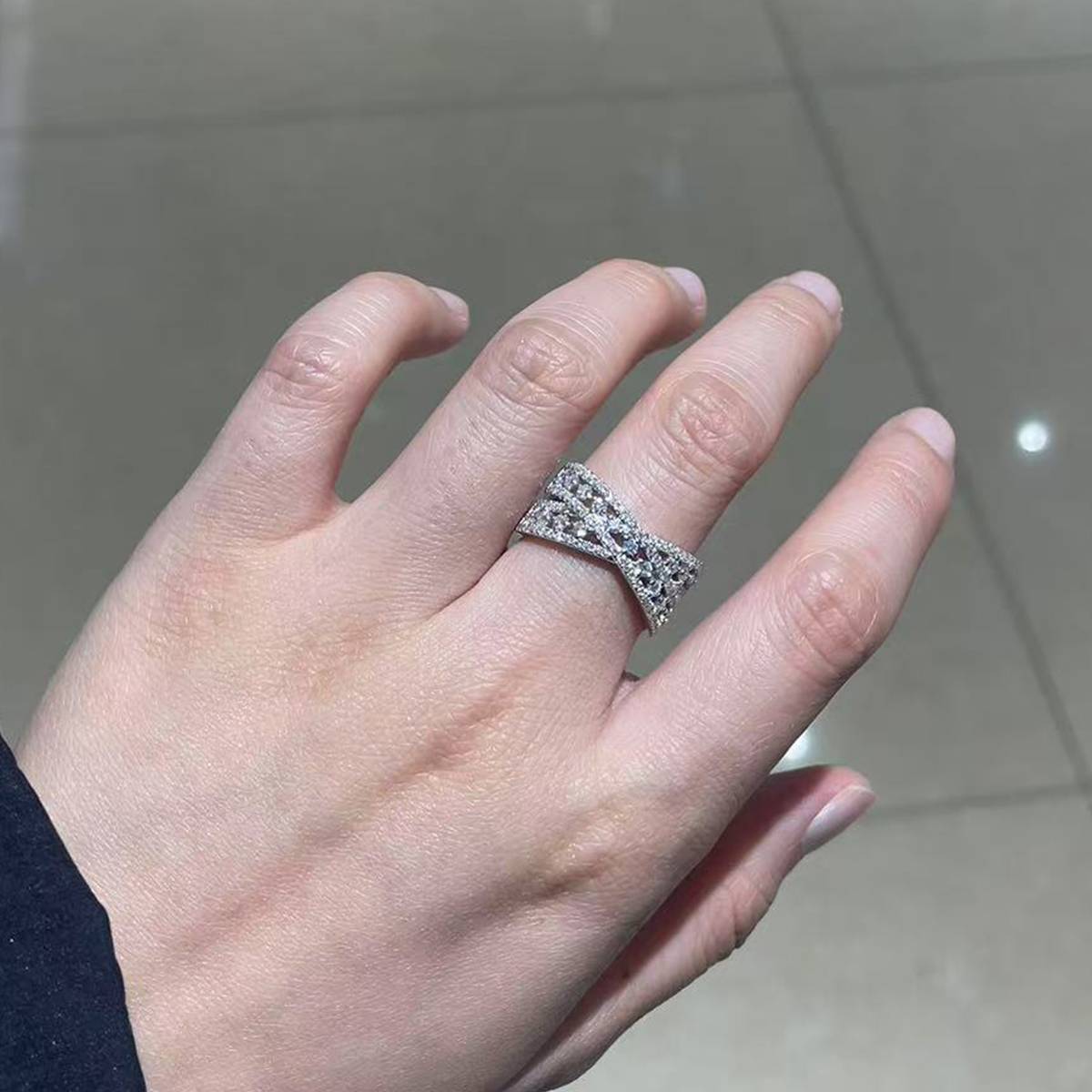 X-shaped cross full diamond hollowed out ring for women S925 silver plated platinum custom selection Side Stone Moissanite 0.96ct